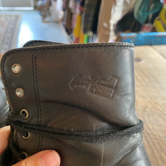 Vintage Henri Pierre black high heel - Picture 6 of 8